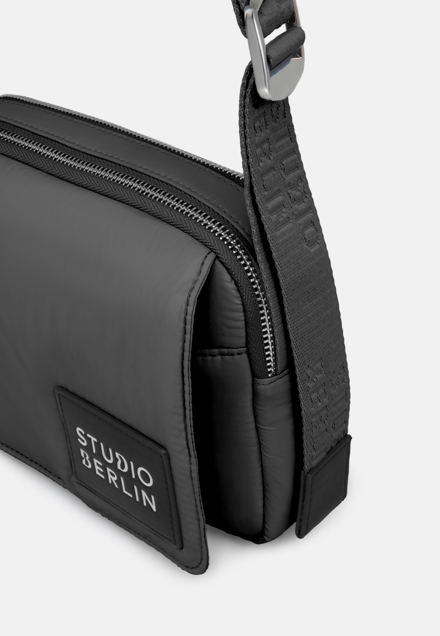 StudioBerlin- Handtaschen>Unisex>Nylontaschen>Crossbody Taschen- DAHLEM MINI SHINY-black / OS-caramel / OS-cobalt blue / OS-peach / OS 